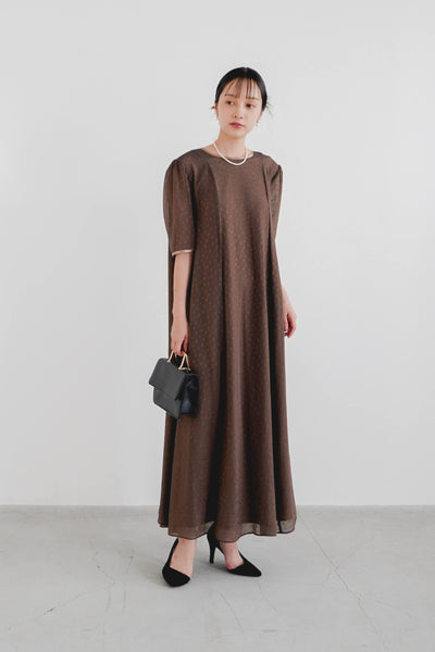 

re'kaene(リカエン)公式サイト(レンタル) ジャガードシャンブレーＡラインドレス （1 / brown）100946 | モデル身長167cm 着用サイズ1