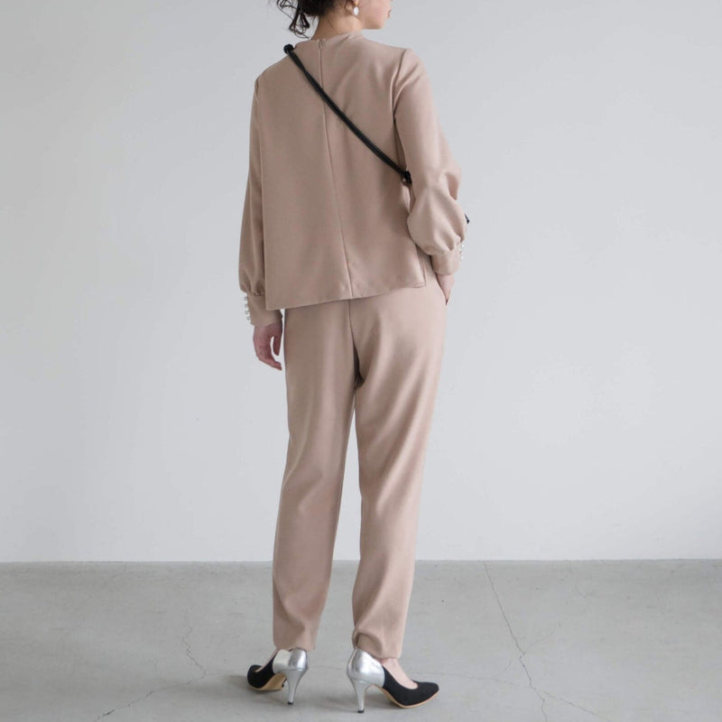 【OUTLET】パール付きボトルネックセットアップ（beige） / 002130