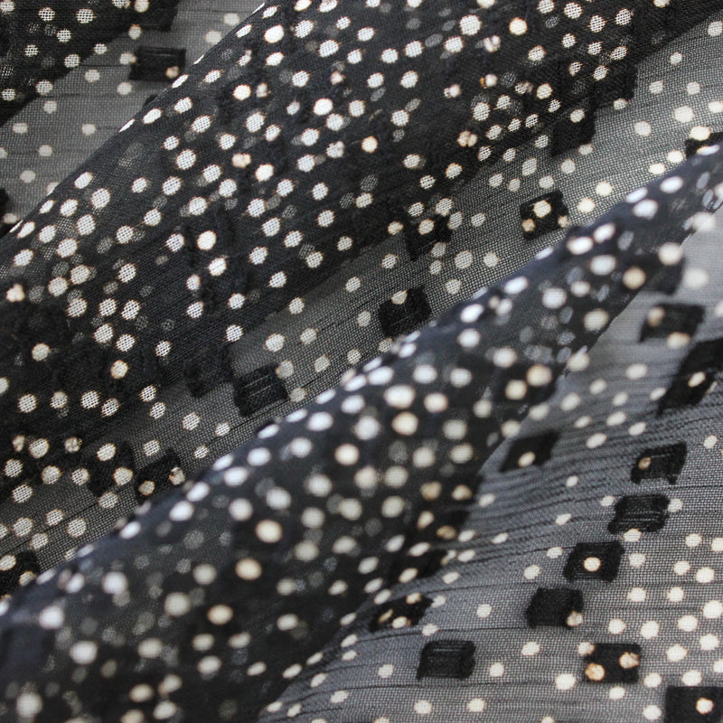 【kaene fabrics for you】ドットプリントドビー楊柳シフォン（black×white dot）